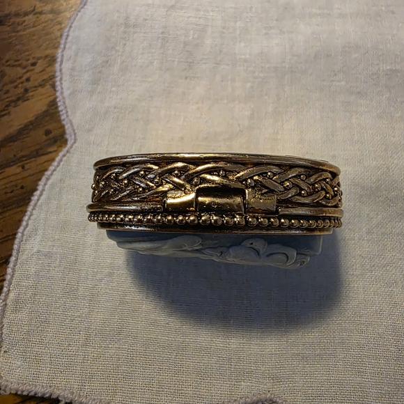 Beautiful Vintage Estee Lauder Blue Cameo Solid Perfume Compact. - Picture 4 of 8